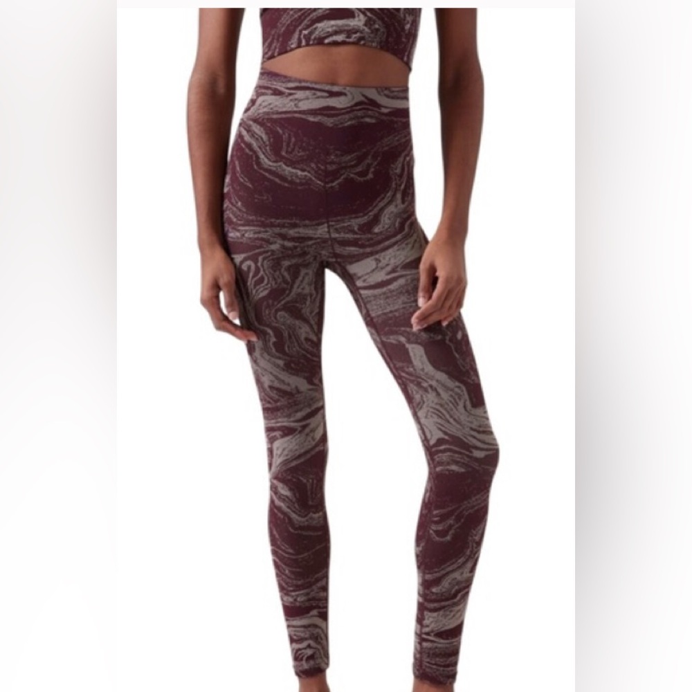 SZ S Athleta Aurora leggings – deep Cabernet